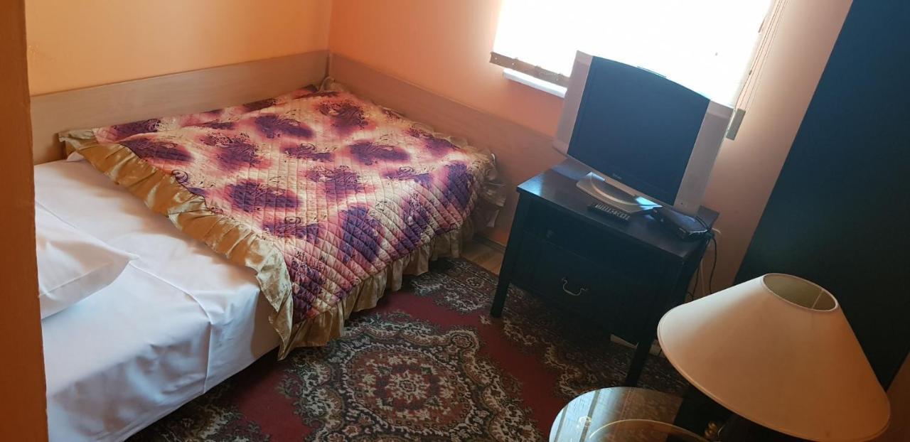 Rooms Noclegi Bytyn Екстер'єр фото