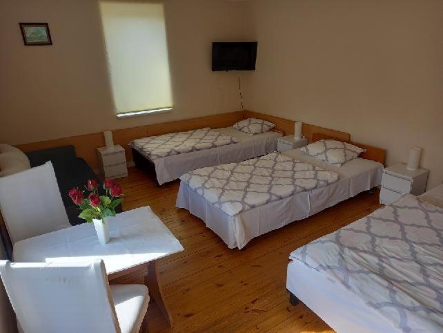 Rooms Noclegi Bytyn Екстер'єр фото